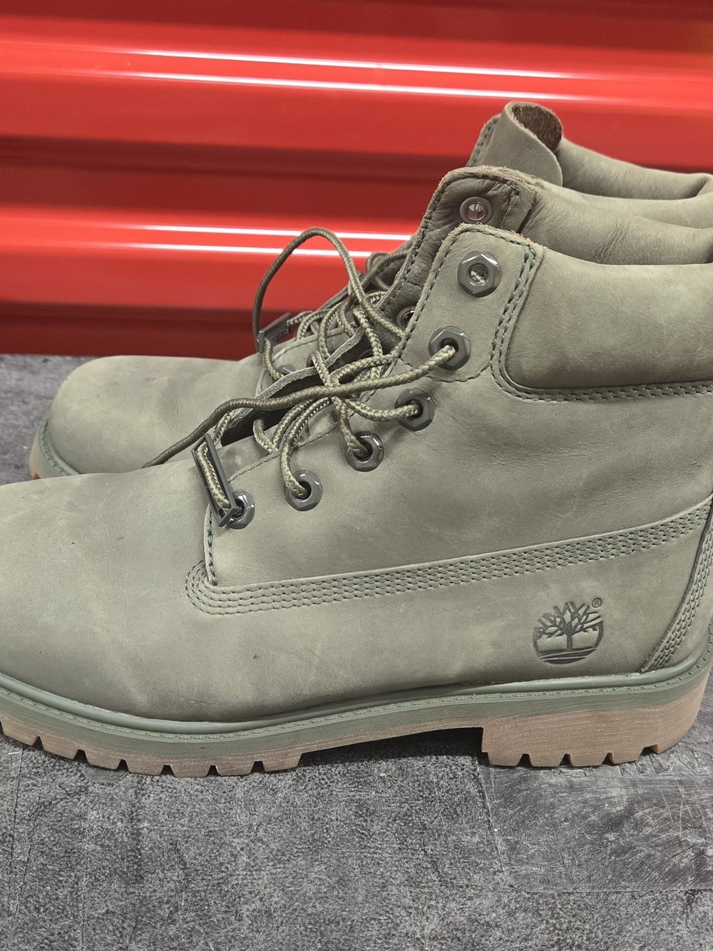 Timberland Woman 6-Inch Premium Boot - Olive Green Size 5.5